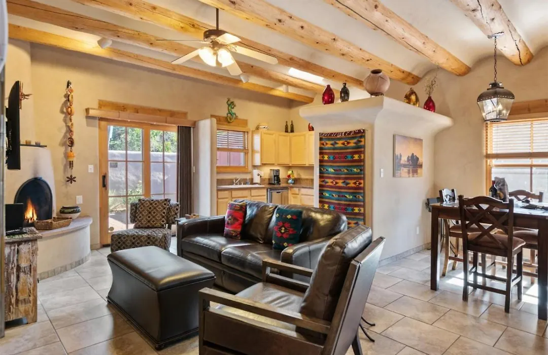 Kiva - Stunning Lovely With Kiva Fireplace, Walk To The Plaza And The Railyard-1