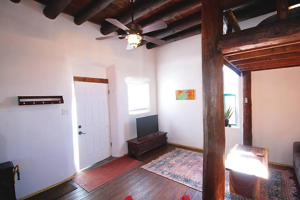 Comfort On Closson - Near Plaza - Fire Pit - Patio-1