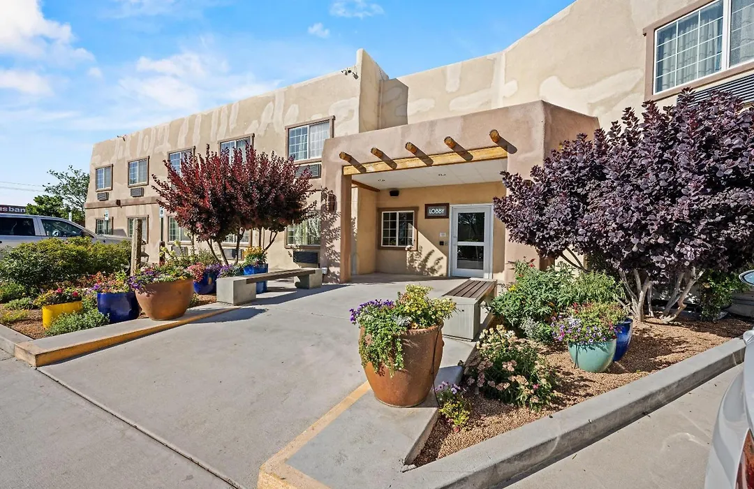 Econo Lodge Inn & Suites Santa Fe South-1