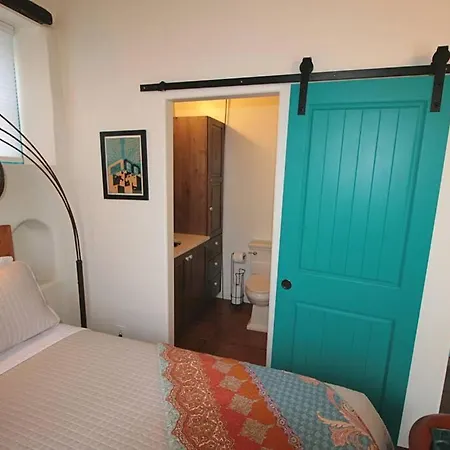 Closson Studio - Stylish - Near Plaza - Queen Bed-3