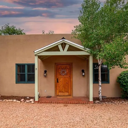 Casa Buena Suerte- Near Plaza- Quiet- Patio- 2 Br-2