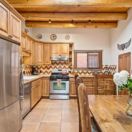 Amor - Historic Adobe, Amazing Location-3
