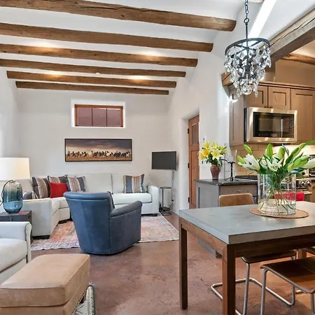 Carmel - Kiva Fireplace, Walk To The Plaza-2