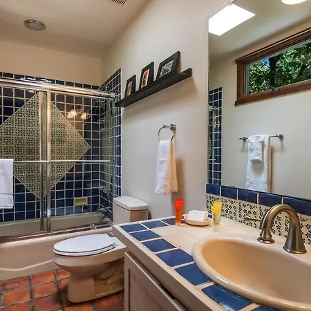 Alegre - Darling Vacation Home, Walk To The Plaza-3