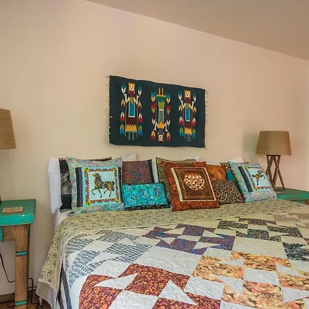 Alegre - Darling Vacation Home, Walk To The Plaza-2