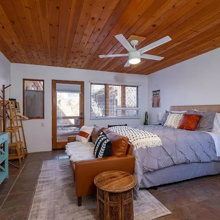 Casita Gomez- Patio, Studio, Railyard District-3