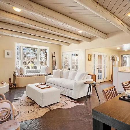 Casa Tatiz • Privacy In A Southwestern Gem-2