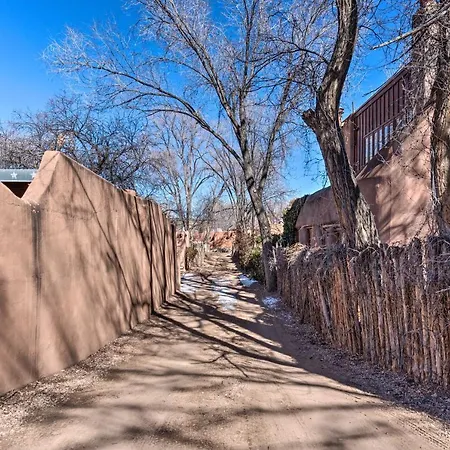 Chic Adobe-Style Bungalow In Historic Santa Fe!-3
